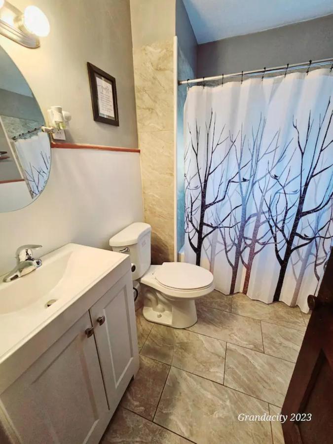 Villa Lovely! Near Cleve Clinic/Uh/Cwru/Dwntwn W/Porch à Cleveland Extérieur photo