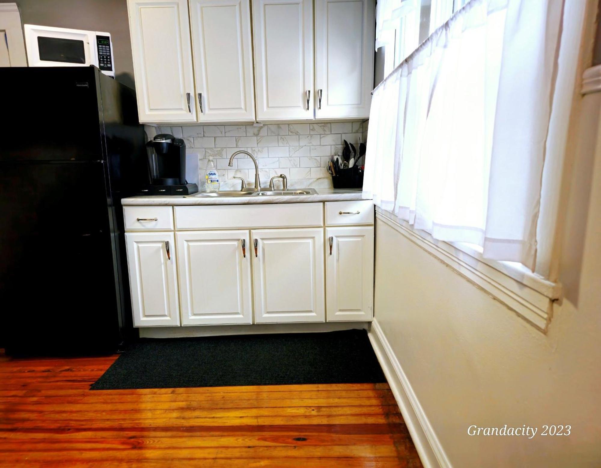 Villa Lovely! Near Cleve Clinic/Uh/Cwru/Dwntwn W/Porch à Cleveland Extérieur photo